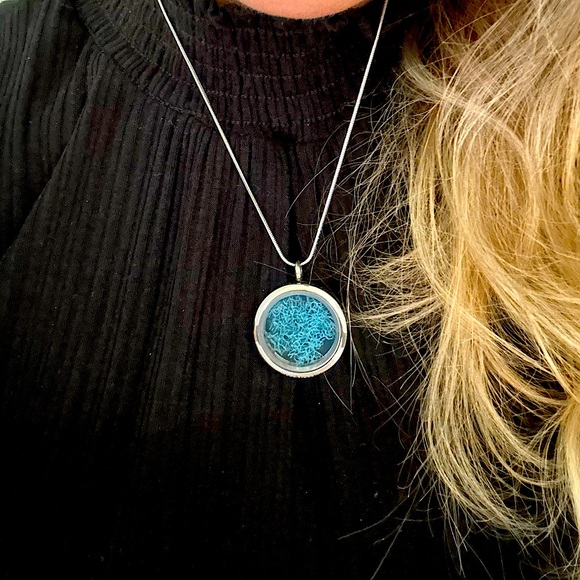 Eternal Moss Locket Pendant Necklace- Ocean Blue - Picture 6 of 8
